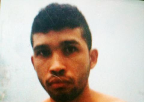 Força-Tarefa prende homem com drogas após denúncia ao 181